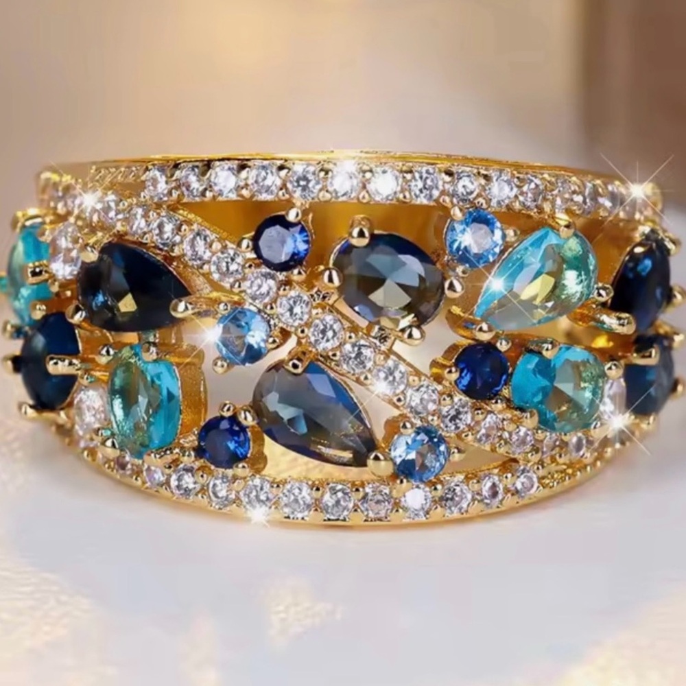 NEW Elegant Gold and Blue Gemstone Ring